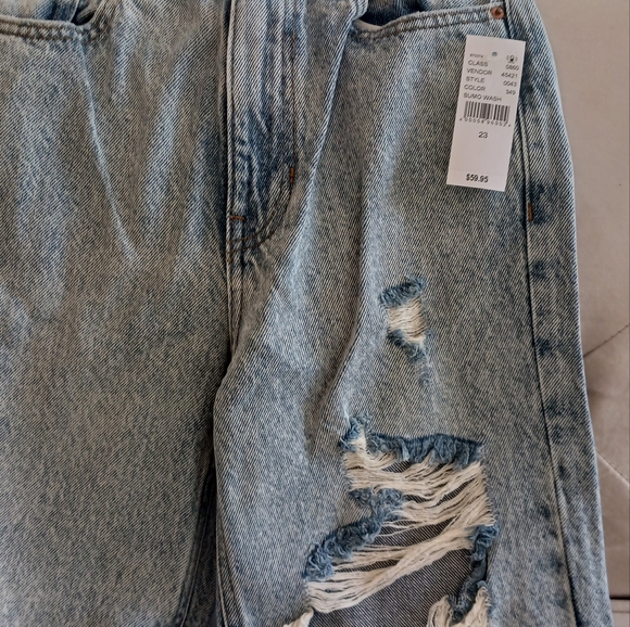 Jeans - Picture 2 of 3